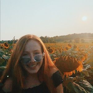 Meet your Posher, Delia